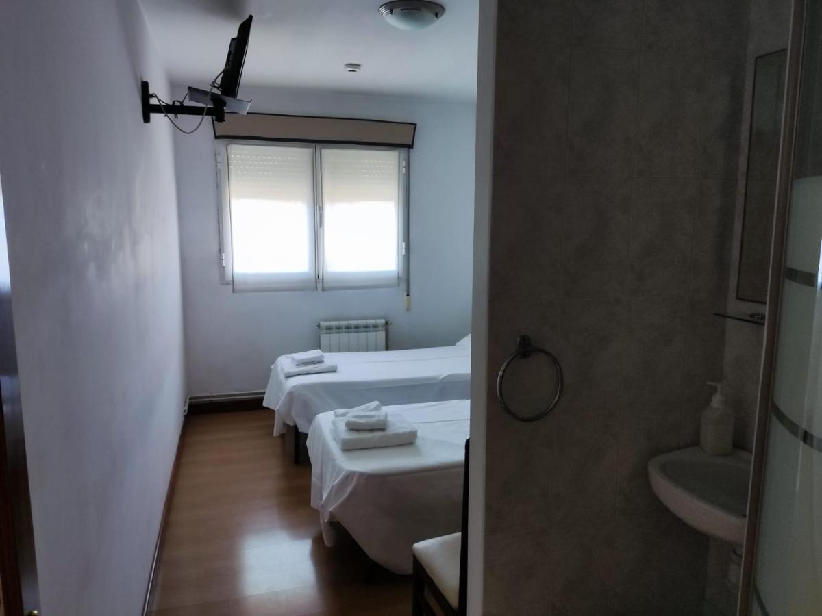 เพนชั่น ลาสมาติยาส Hotel มีรันดา เด เอโบร ภายนอก รูปภาพ