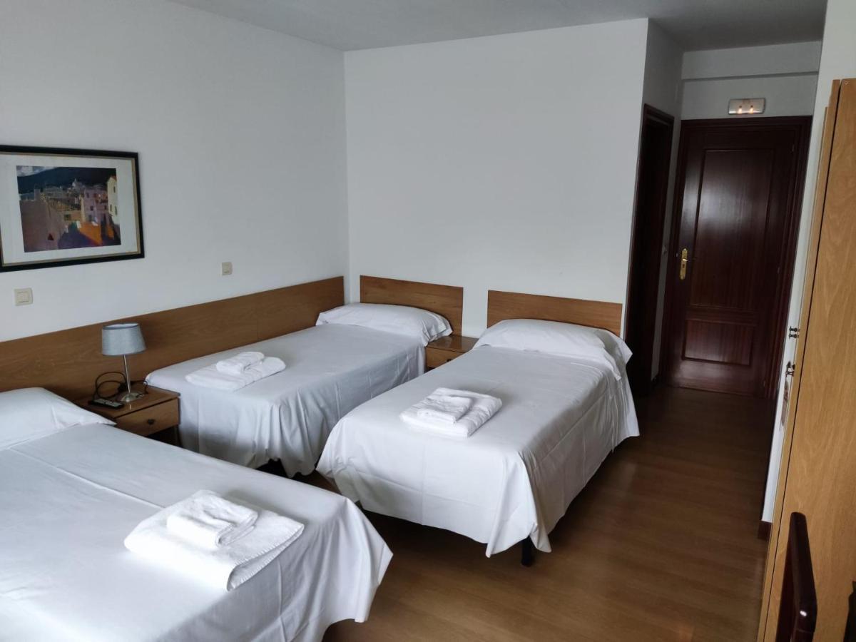 เพนชั่น ลาสมาติยาส Hotel มีรันดา เด เอโบร ภายนอก รูปภาพ